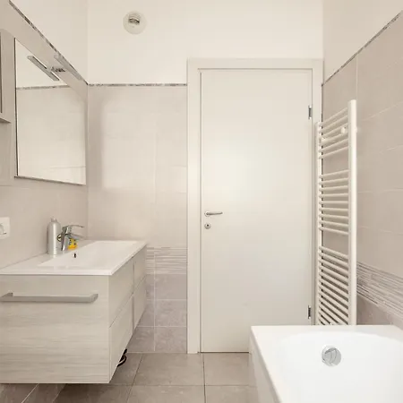 Luxury With Terrace - Forze Armate
